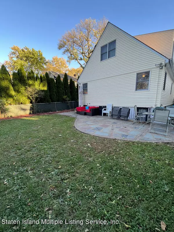 Staten Island, NY 10301,11 Elwood PL
