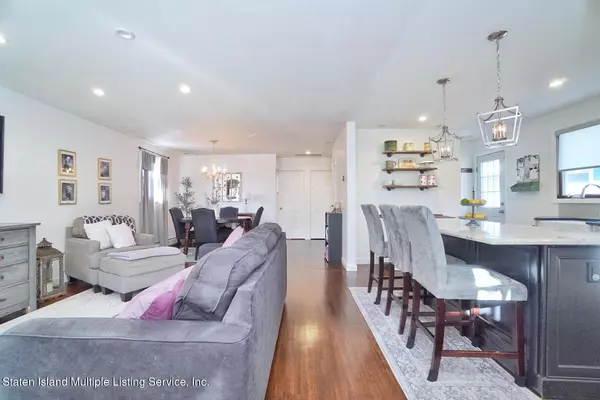 Staten Island, NY 10306,461 Pendale ST