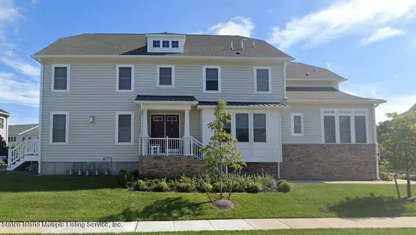 28 Lawley DR, Out Of Area, NJ 07738