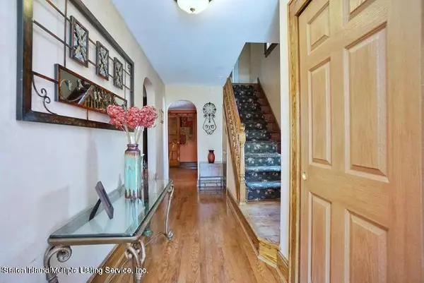 Staten Island, NY 10312,112 Ridgewood AVE