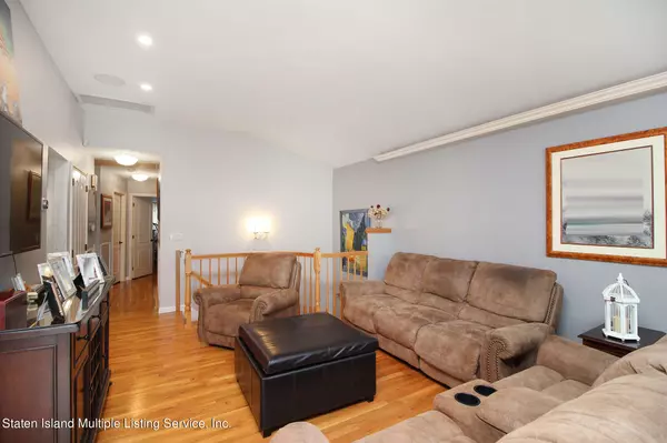 Staten Island, NY 10306,44 Thayer PL