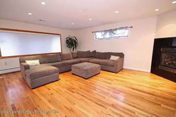 Staten Island, NY 10314,56 Roswell AVE