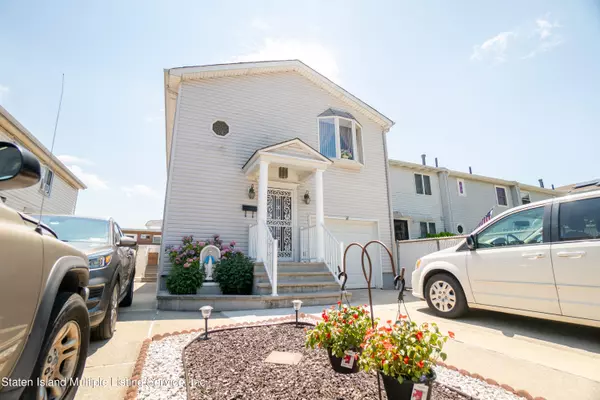 Staten Island, NY 10314,198 Regis DR