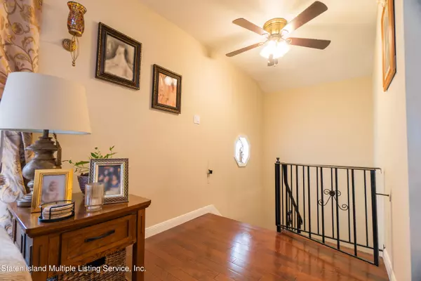 Staten Island, NY 10314,198 Regis DR