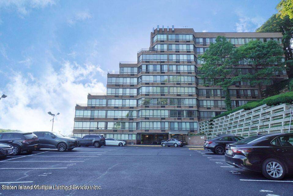 755 Narrows RD N #305, Staten Island, NY 10304