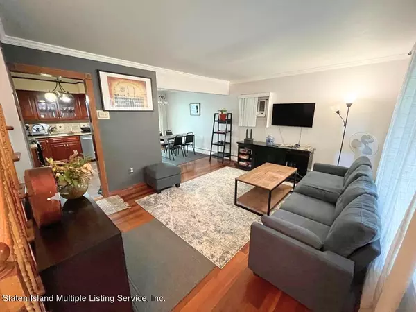 Staten Island, NY 10314,195 Livingston AVE #1