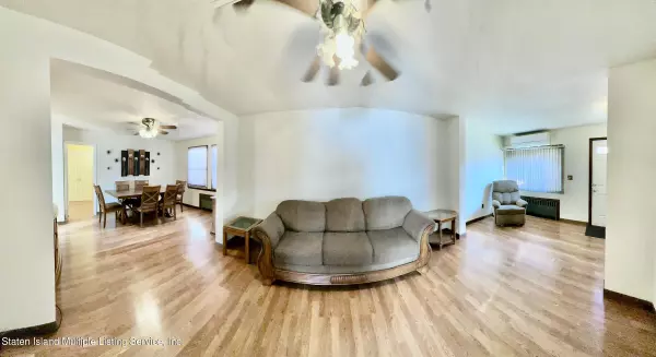 Staten Island, NY 10308,27 Hillcrest ST