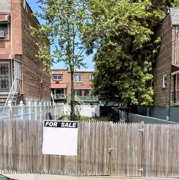 1131 E 219 ST, Bronx, NY 10469