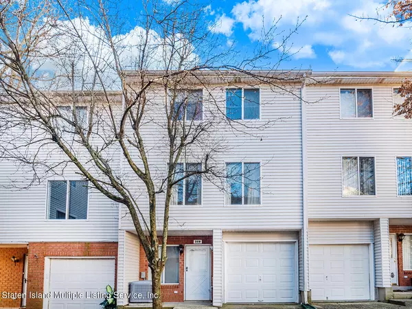 328 Ilyssa WAY, Staten Island, NY 10312