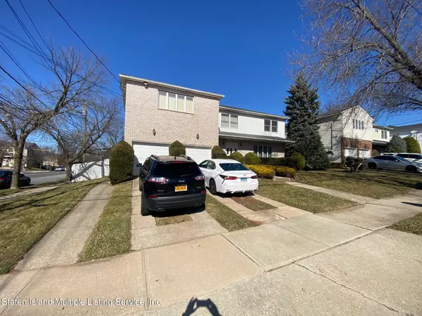 Staten Island, NY 10309,67 Balsam PL