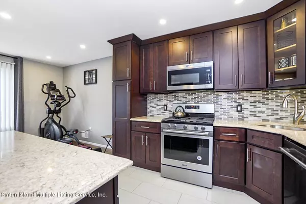 Staten Island, NY 10312,332 Aspen Knolls WAY