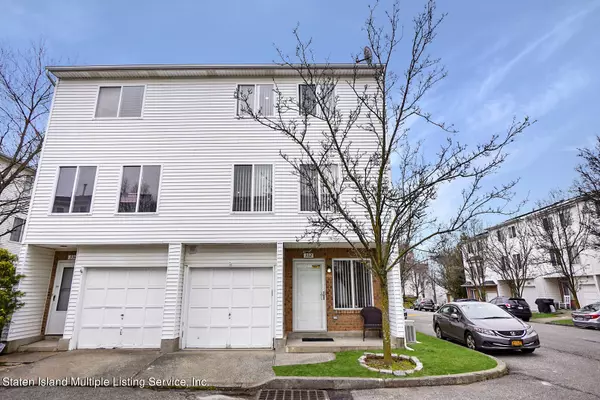 332 Aspen Knolls WAY, Staten Island, NY 10312