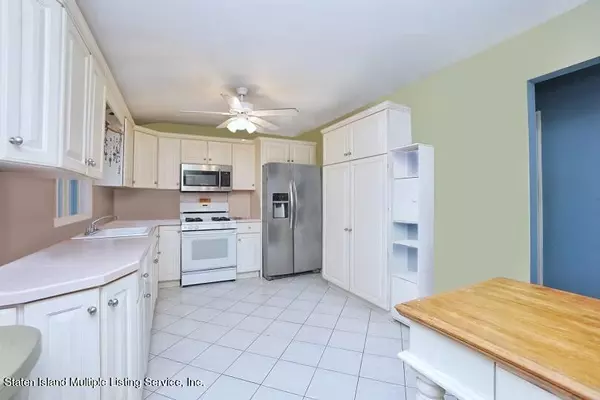 Staten Island, NY 10307,382 Loretto ST