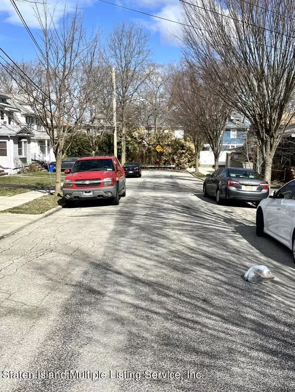 Staten Island, NY 10310,18 Curtis CT
