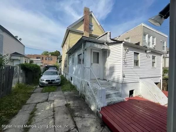 Staten Island, NY 10304,18 Irving PL