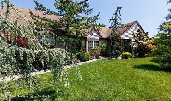 10 Abraham Lincoln CT, Monroe Township, NJ 08831
