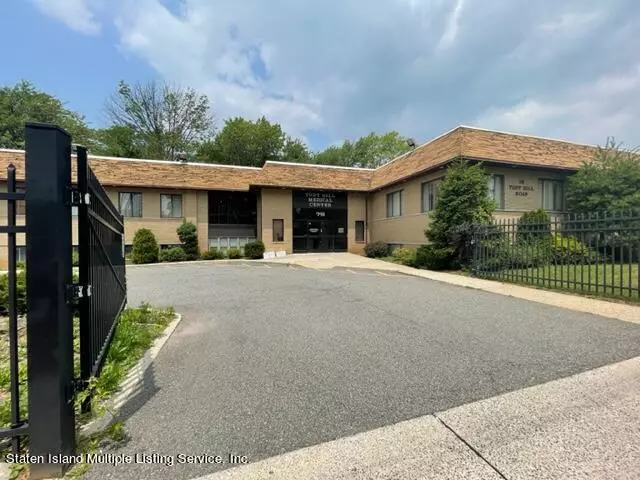 Staten Island, NY 10314,78 Todt Hill Road #111