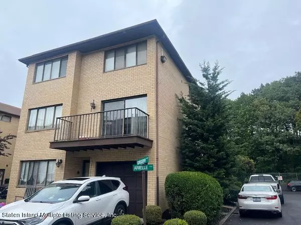 Staten Island, NY 10314,23 Arielle LN