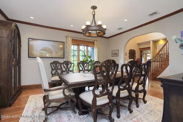 Staten Island, NY 10310,660 Oakland AVE