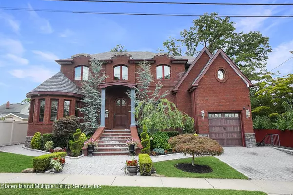 Staten Island, NY 10310,660 Oakland AVE