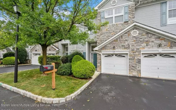 28 Habor Bay Circle, Old Bridge, NJ 08859