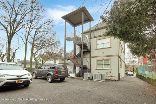 Staten Island, NY 10310,1086 Forest AVE