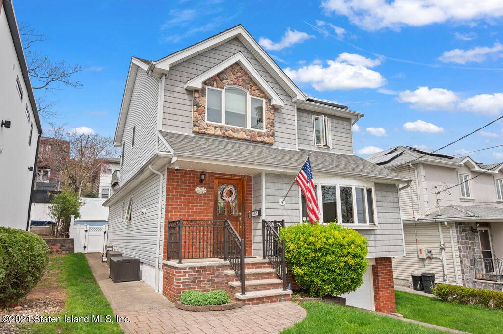 Staten Island, NY 10304,14 Holly ST