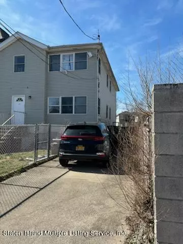 Staten Island, NY 10303,12 Maple Pkwy