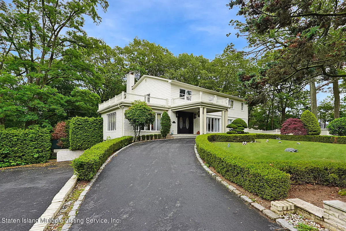 Staten Island, NY 10304,61 Woodhaven AVE