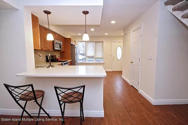 Staten Island, NY 10306,927 Patterson AVE