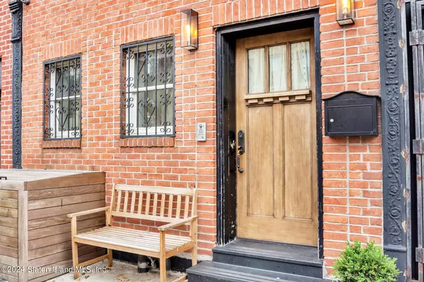 10 Carroll ST, Brooklyn, NY 11231