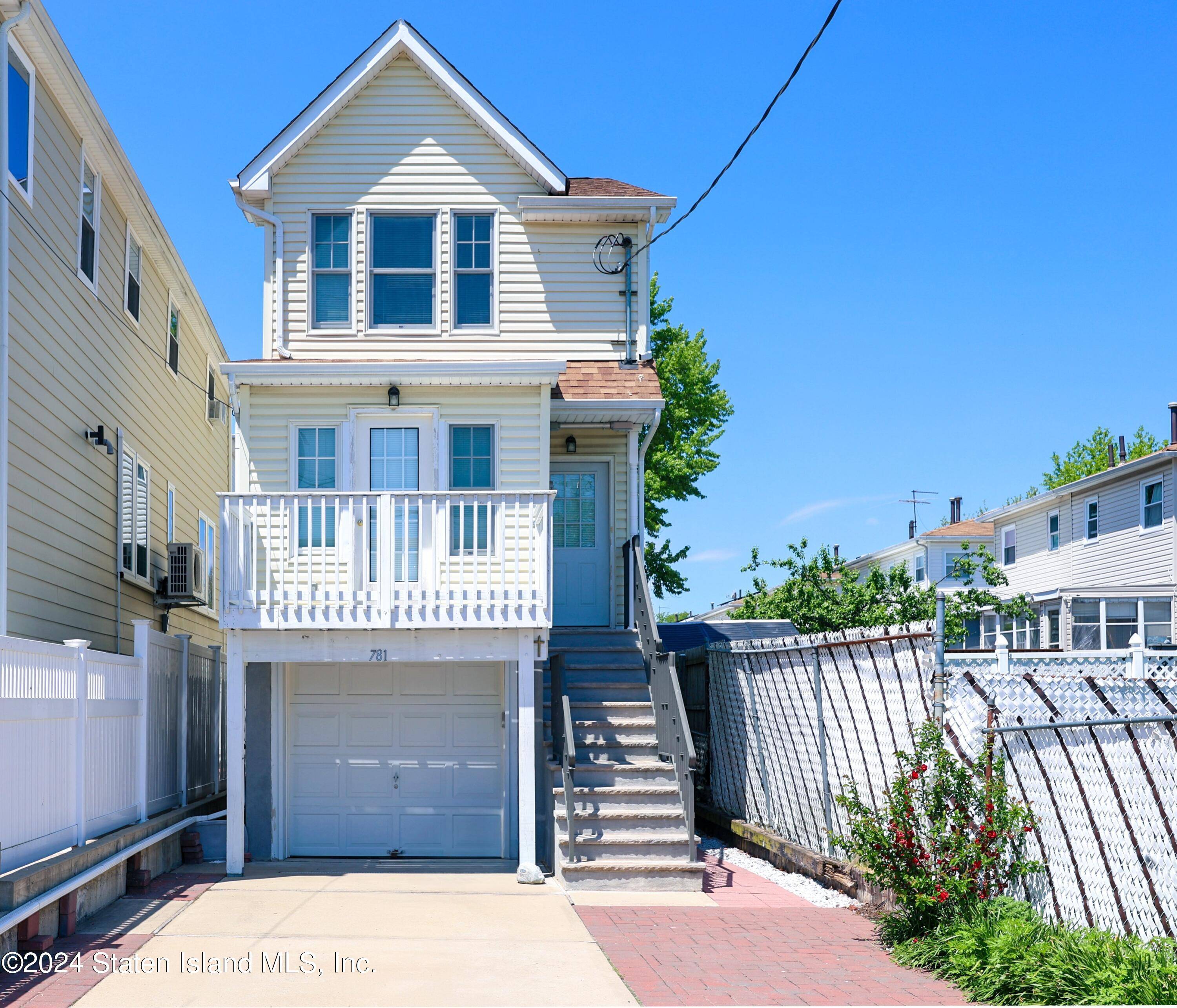 781 Laconia AVE, Staten Island, NY 10306