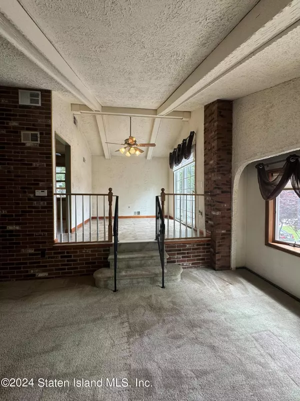 Staten Island, NY 10308,140 Midland RD