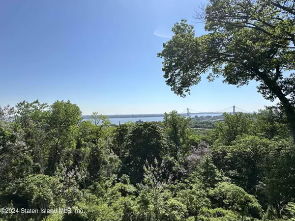 Staten Island, NY 10301,25-40 Harborlights CT