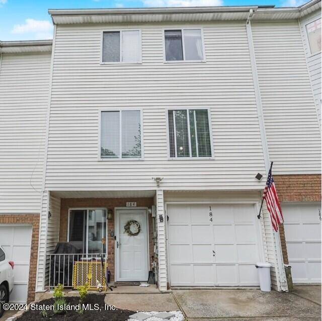 184 Jamie LN,  Staten Island,  NY 10312