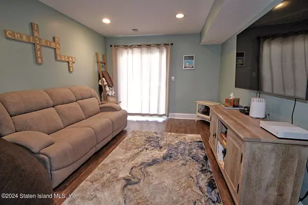 Staten Island, NY 10307,37 Seabreeze LN