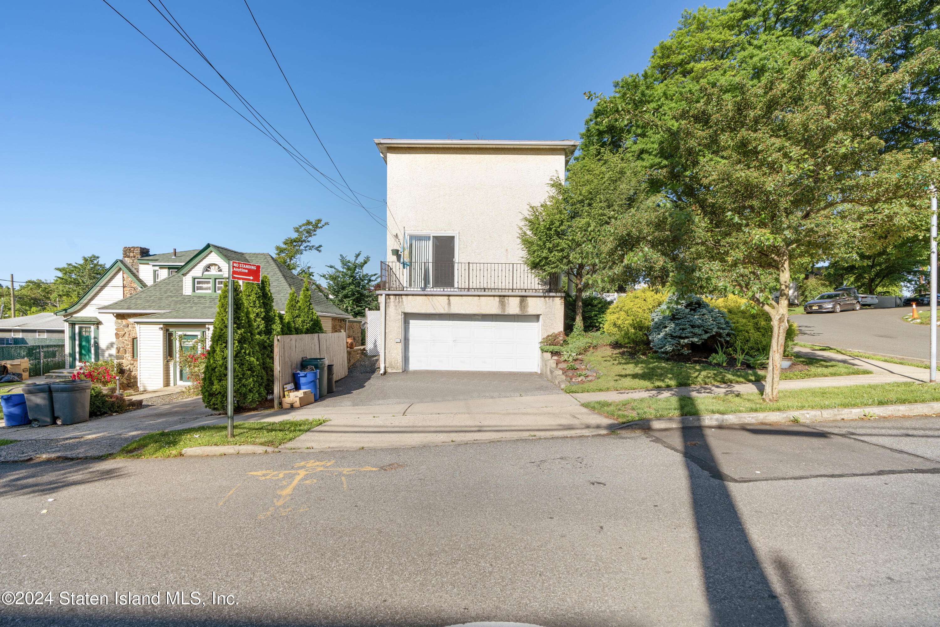 Staten Island, NY 10306,12 St Stephens PL