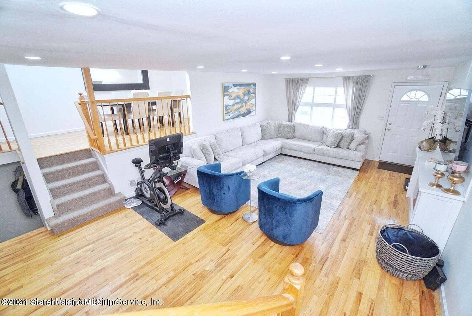 Staten Island, NY 10312,36 Lucy LOOP