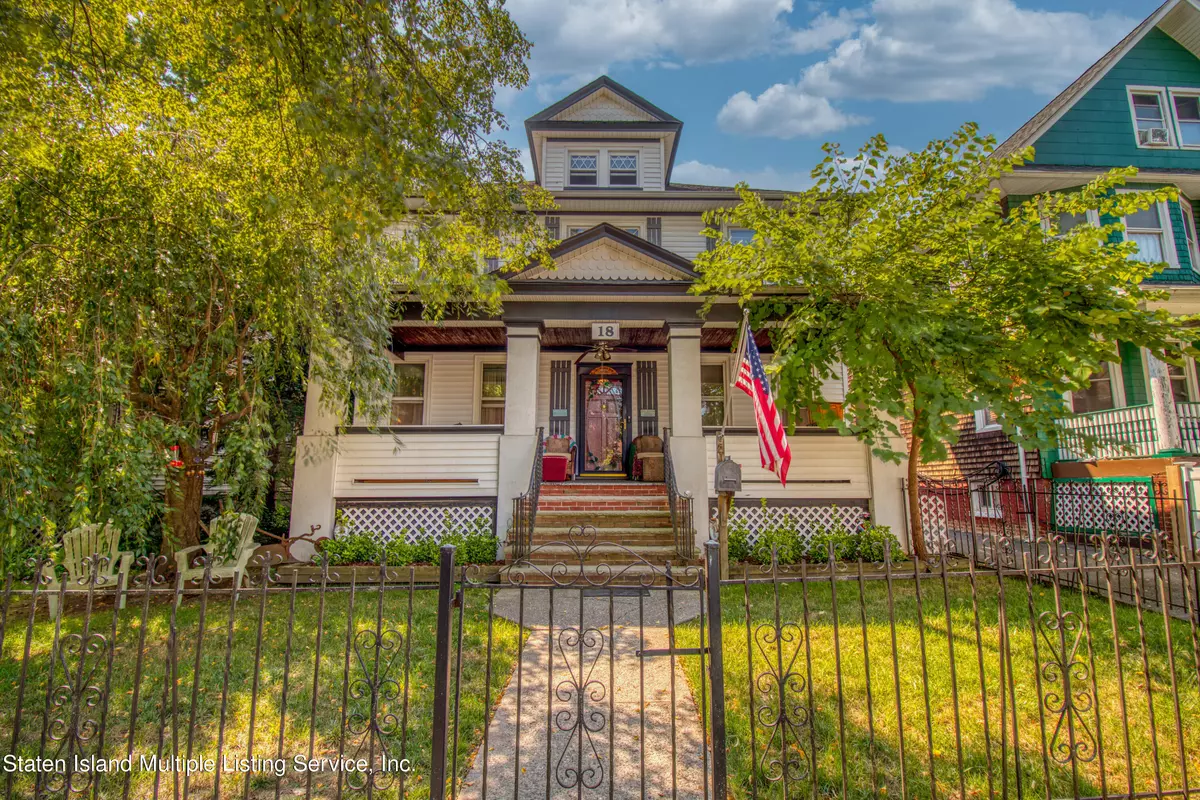 Staten Island, NY 10302,18 Albion PL