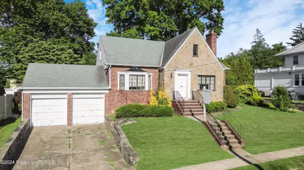 Staten Island, NY 10310,687 Oakland AVE