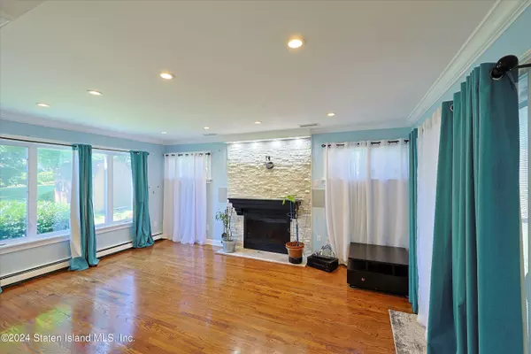 Out Of Area, 00000,3149 Lexington AVE