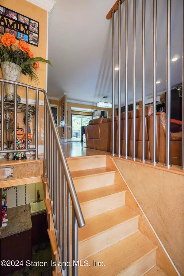 Staten Island, NY 10314,10 Elie CT