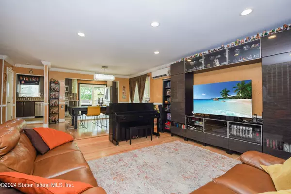 Staten Island, NY 10314,10 Elie CT