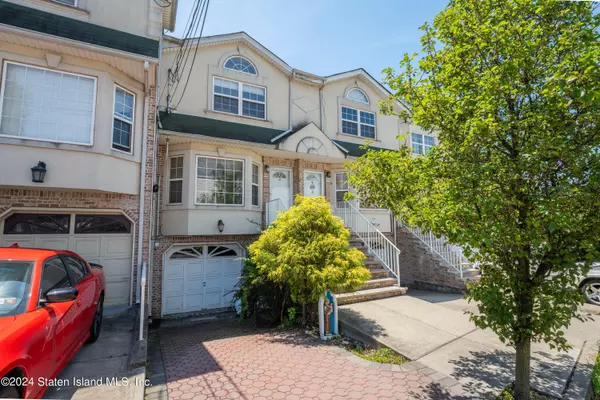 Staten Island, NY 10309,120 Pitney AVE