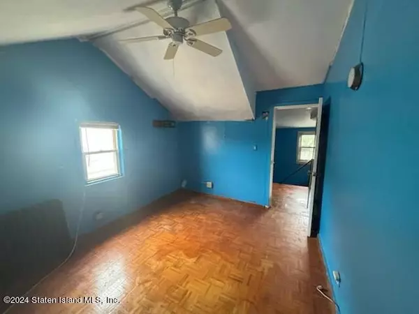 Queens, NY 11436,142-22 122nd AVE