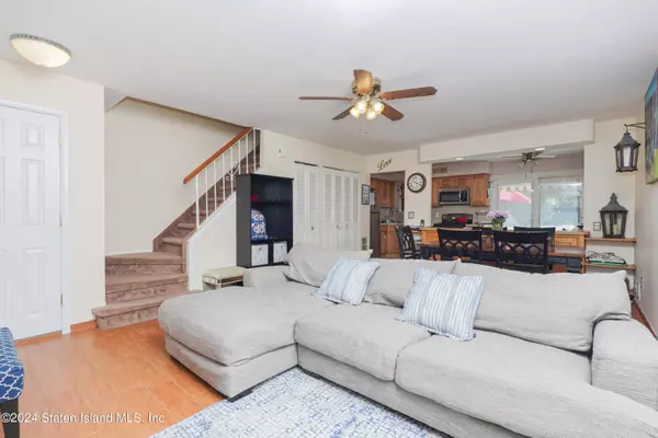 Staten Island, NY 10309,52 Cypress LOOP