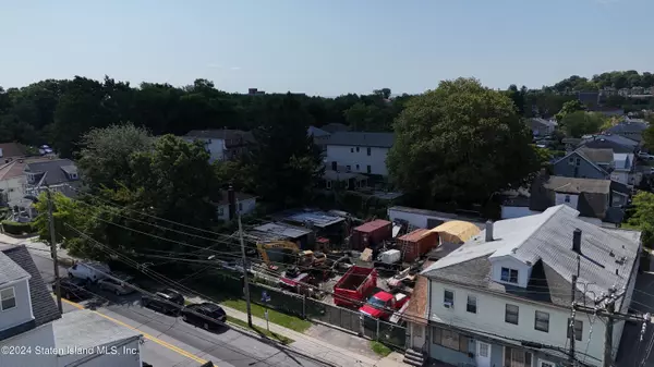 Staten Island, NY 10304,1890 Clove RD