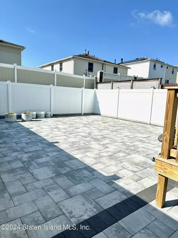 Staten Island, NY 10312,60 Littlefield AVE