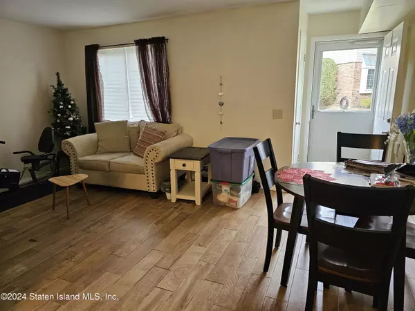 Staten Island, NY 10306,27 Franklin LN #A