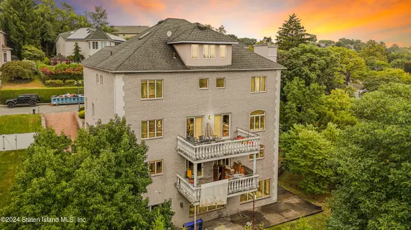 Staten Island, NY 10304,40 Jenna LN